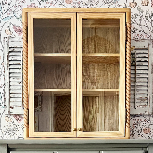 Willow Manor Display Cabinet